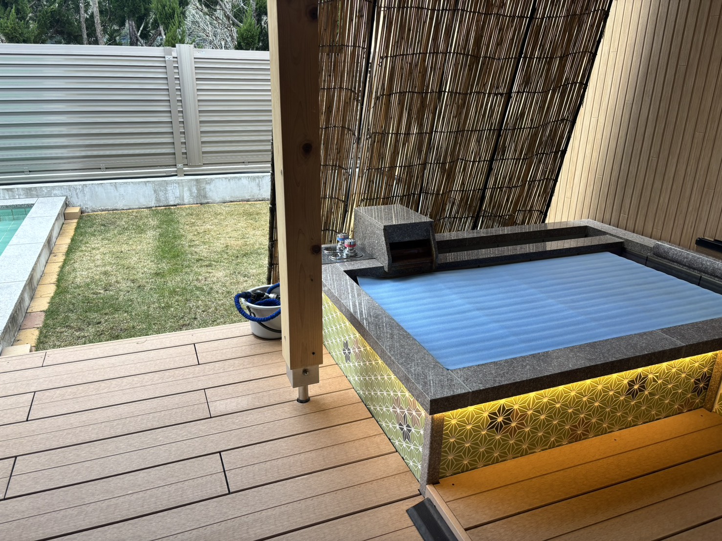 わんこ日和 露天風呂